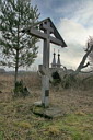 Поклонный крест у обугленных корней ели, с которой являлась Богородица