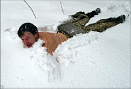Дима принимает снежнуд ванну